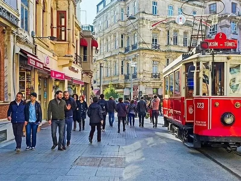 هشدار وان درباره ازدحام بی‌سابقه گردشگران ایرانی