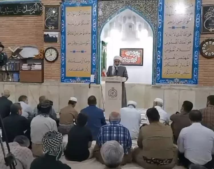 اعزام کاروان بسیجیان عزادار شهرستان سیریک به حرم مطهر امام خمینی (ره)