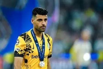 رونمایی پرسپولیس از ستاره جدید؛ هدف نقل‌وانتقالاتی استقلال سرخ‌پوش شد +عکس