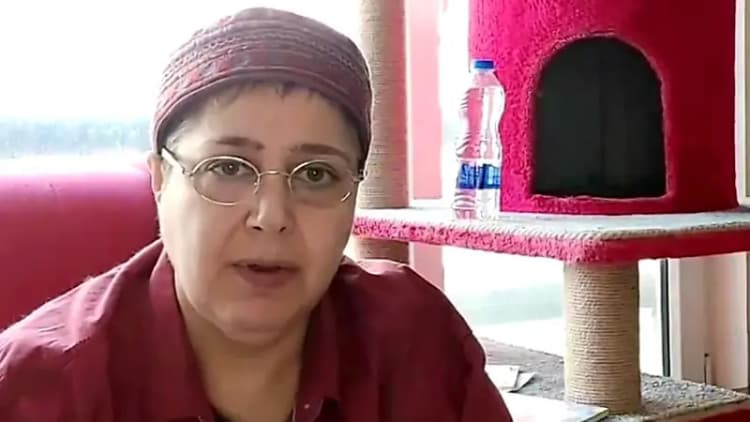 عکس / نگاهی به حیاط سرسبز و دلباز زهره حمیدی/ خونه نگو بهشت بگو باغ بگو  / روحش شاد