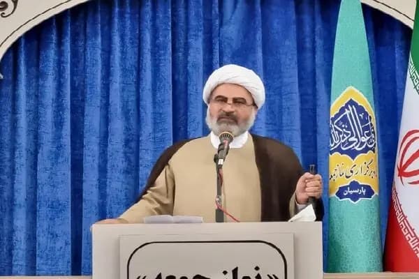 اعزام کاروان بسیجیان عزادار شهرستان سیریک به حرم مطهر امام خمینی (ره)