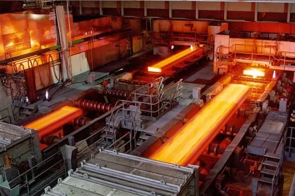 برخی کارخانه‌های زنجان ۹ برابر بیشتر از نیاز برق مصرف می‌کنند 