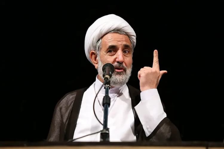 حمله روزنامه اصولگرا به قاسمیان: خطا رفته ای، خلاف نظر رهبر عمل کرده ای، بنام مردم غزه هم فاکتور می زنی؟