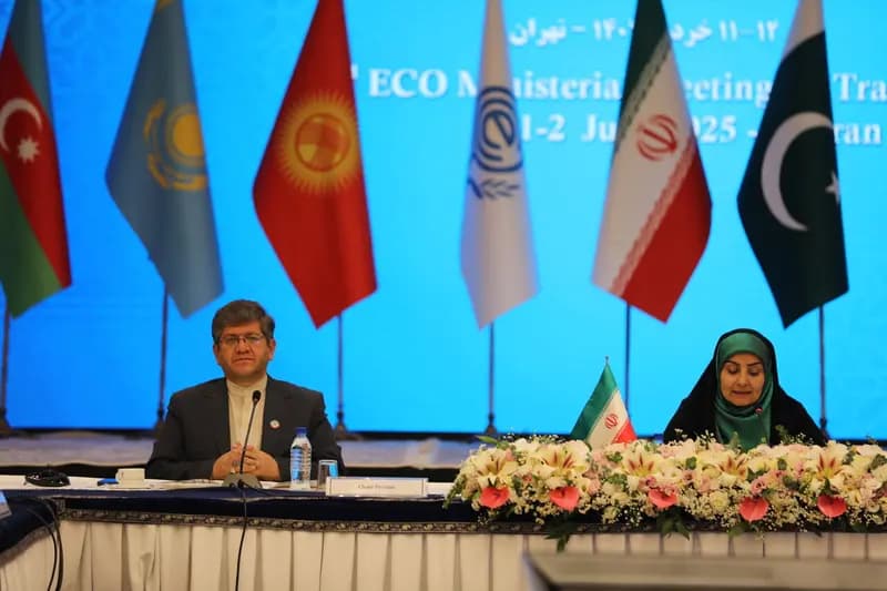 قطار ترانزیتی اکو به صورت نمادین از بندر خشک آپرین حرکت کرد