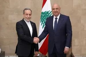 باید برای دفاع از کشور آمادگی خود را نشان دهیم