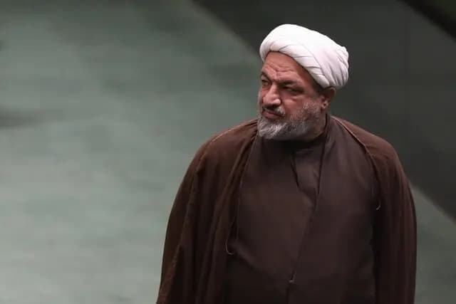 تذکر رسایی جلسه مجلس را متشنج کرد/ سخنگوی موقت فراکسیون انقلاب: جریانی بیرون از مجلس اجازه فعال شدن فراکسیون را نداد