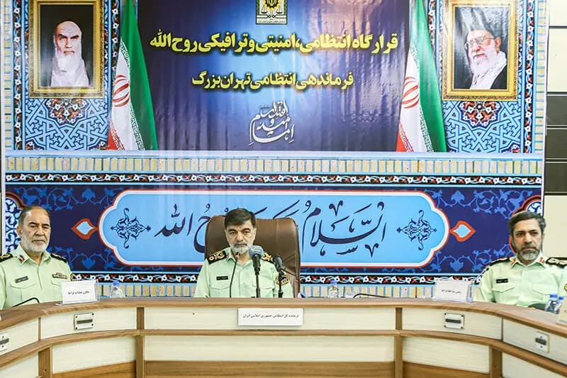 استقرار ۱۷ هزار پلیس در تهران برای مدیریت ترافیک و امنیت مراسم ارتحال