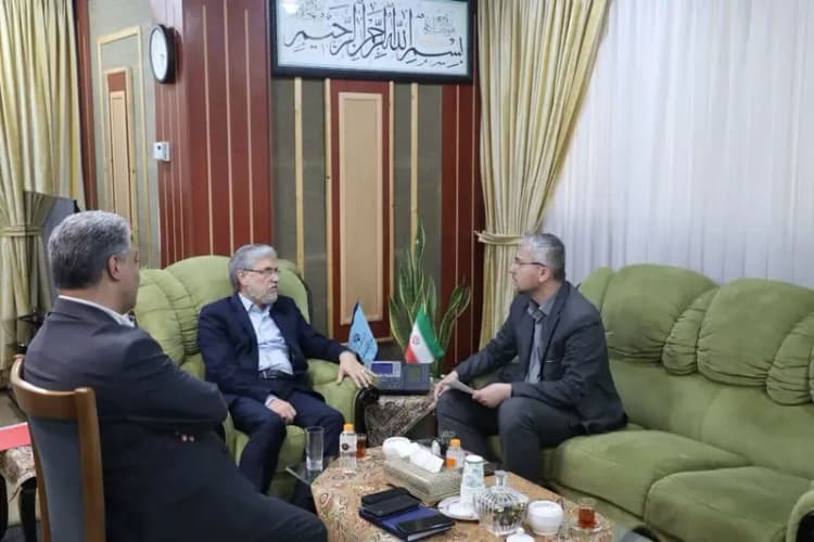 رهبرانقلاب و استمرار گفتمان انقلاب اسلامی و اندیشه امام(ره)
