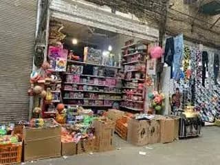 دست‌نوشته جالب در یک سوپرمارکتی خطاب به نوجوان‌ها