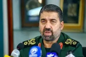 باید برای دفاع از کشور آمادگی خود را نشان دهیم