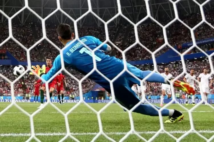 سرنوشت مجوز حرفه‌ای استقلال و پرسپولیس مشخص شد