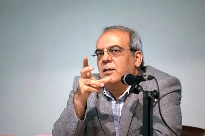 هشدار عباس عبدی نسبت به پایین بودن حقوق قضات؛ دستمزد پایین قضات باعث فساد می‌شود