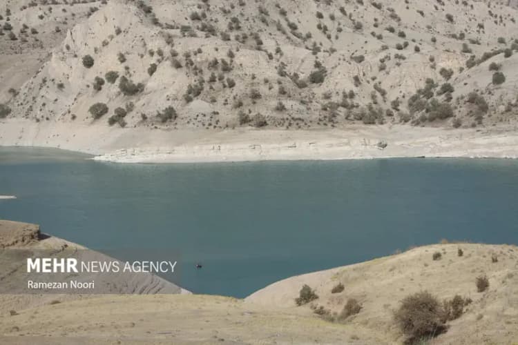 انتقال رشادت‌های دفاع مقدس رسالت اصلی هنرمندان است