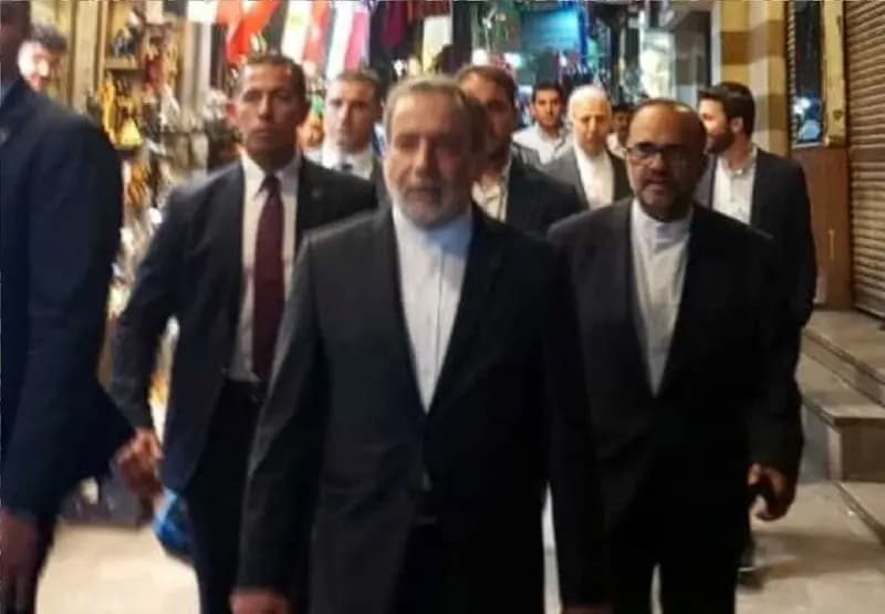 وزیر خارجه از منطقه خان الخلیلی قاهره دیدن کرد