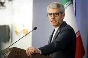 رستوران متخلف به دلیل عرضه گوشت فاسد در بروجرد پلمب شد