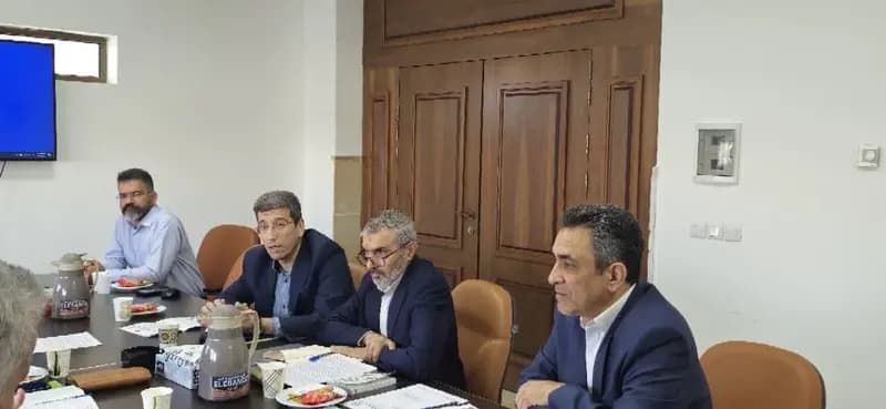 بررسی موانع توسعه صنعتی و مشوق‌های مالیاتی در نهمین نشست کمیسیون صنایع اتاق سمنان