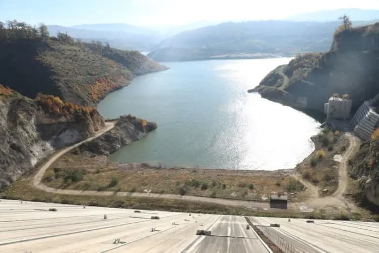 ۲۲.۵ مگاوات نیروگاه خورشیدی در لرستان در حال ساخت است