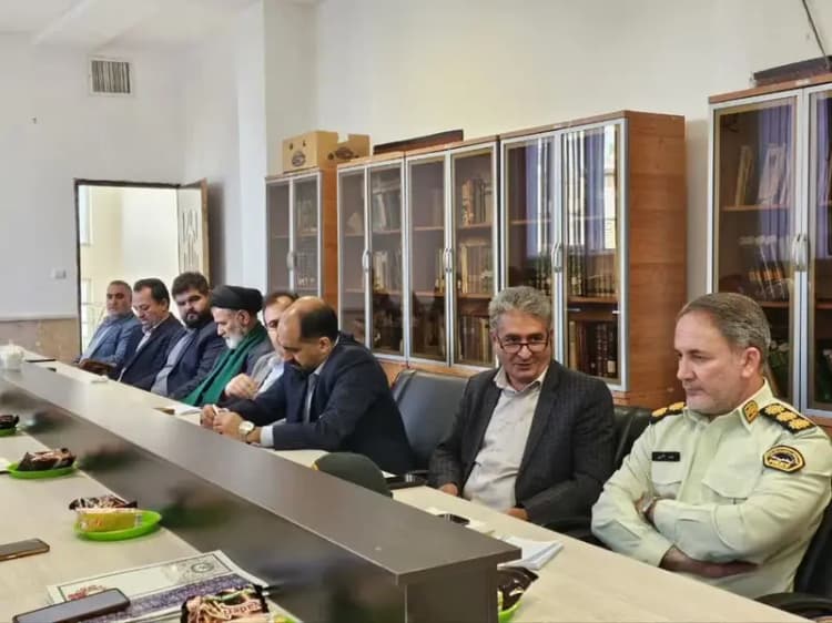 فیلم نجات یک مجروح توسط پلیس های شجاع زیر رگبار مهاجم تیرانداز در تویسرکان + 3 ویدئو از ماجرا