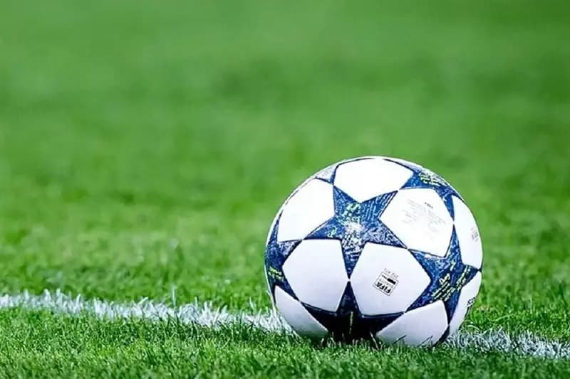 فرش سبز برای لیگ برتر در یزد