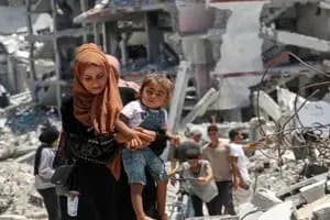 نخست وزیر پیشین اسرائیل: غزه یک سرزمین فلسطینی است و باید از آن خارج شویم