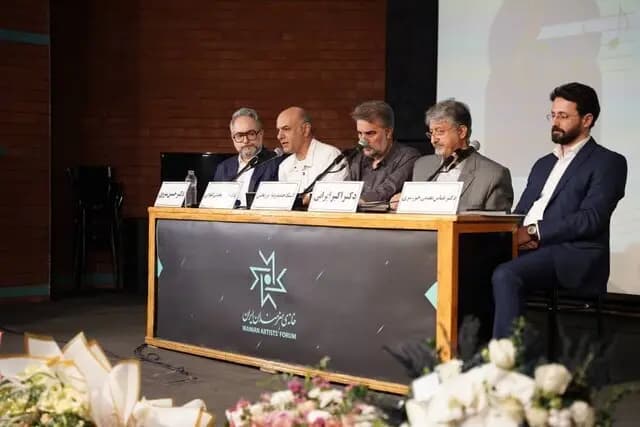 بداهه‏‌سازی هدایت‏‌شده / یوئن یوئن انگ در کتاب خود از الگوی متفاوت توسعه چین نوشته است