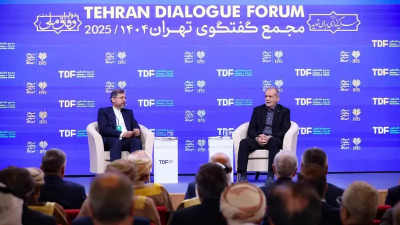 غرب پیام سیاست خارجی دولت چهاردهم را نپذیرفت/دنبال صلح هستیم، ولی از حق خود گذر نمی‌کنیم