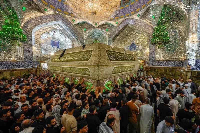 عکس/ حضور زائران در حرم امیرالمومنین در اولین روز از دهه امامت