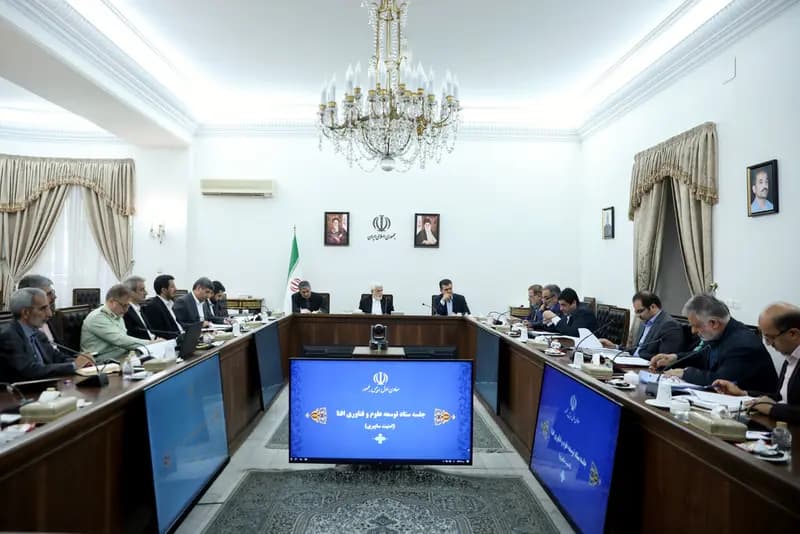 عارف: عملکرد موفق در امنیت سایبری مسائل معیشتی مردم را نیز حل می کند