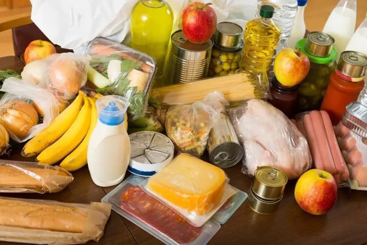 تعارض آمار و واقعیت؛ کمبود شیرخشک ادامه دارد