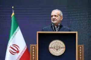 پزشکیان: تغییر یک جامعه از درون انسان‌ها آغاز می‌شود