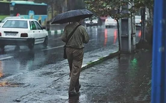 نجات جان خلبان پاراگلایدر از دره ۲۰۰ متری در تهران