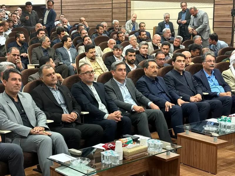 نشست وزیر صمت با فعالان اقتصادی حوزه صنعت، معدن و تجارت در کردستان
